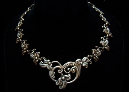 Margot de Taxco # 5480 Vintage Mexican Silver Necklace
